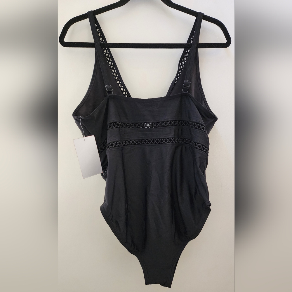 Swimsuits for All‎ NWT Deep V Black One Piece Suit with removable pads - Picture 4 of 5